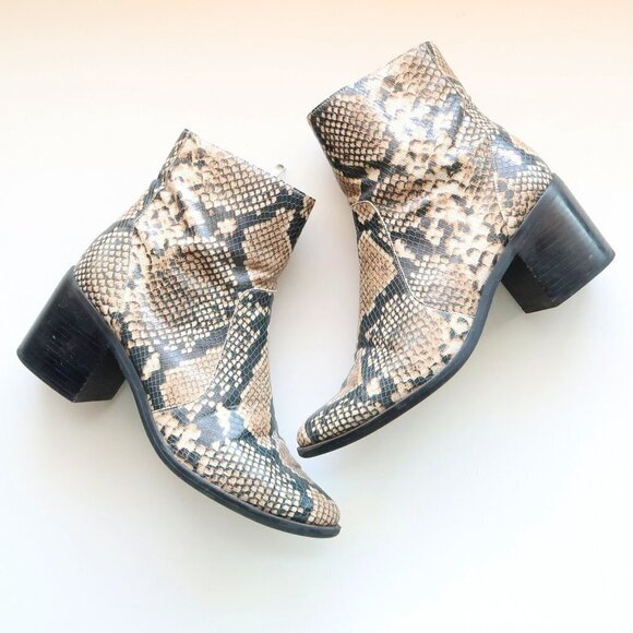 Treasure & Bond Snakeskin Embossed Block Heel Ankle Boots / Booties Size 9.5 - Picture 1 of 16